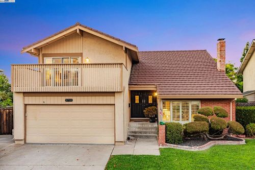 3735 Oak Brook Ct, Pleasanton, CA, 94588-3533 | Card Image