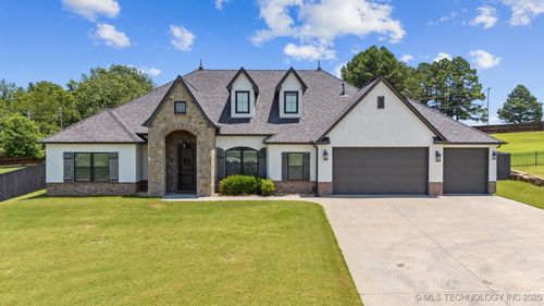 19481 Pecan Ridge Cir, Claremore, OK, 74017-3384 | Card Image