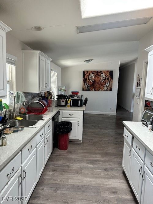 2872 Humboldt Ct, Las Vegas, NV, 89142-2613 | Card Image