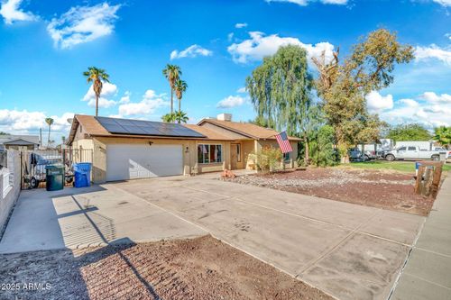 8822 W Whitton Ave, Phoenix, AZ, 85037-2643 | Card Image