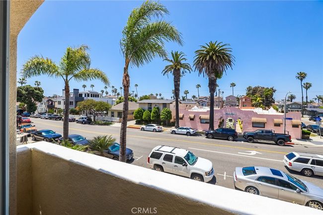 326 6 Th St, House other with 4 bedrooms, 5 bathrooms and 2 parking in Huntington Beach CA | Image 39