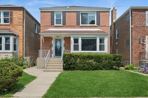 2924 W Jerome St, Chicago, IL, 60645-1233 | Card Image