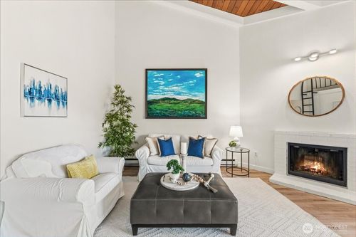 h303-7304 N Skyview Ln, Tacoma, WA, 98406-1391 | Card Image