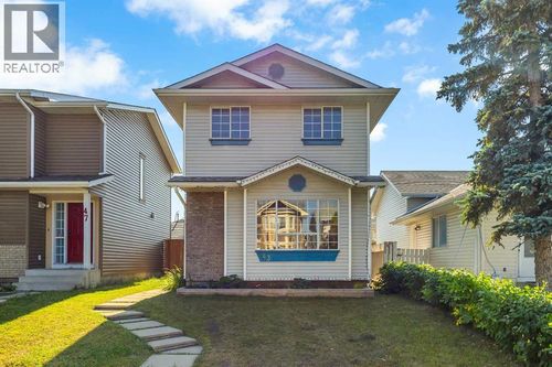 43 Martinwood Rd Ne, Calgary, AB, T3J3G6 | Card Image