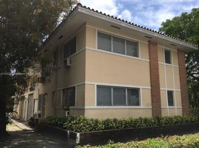 414 Valencia Ave, Home with 0 bedrooms, 0 bathrooms and 6 parking in Coral Gables FL | Image 1