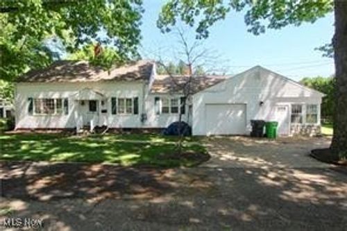 605 Bond St, Dover, OH, 44622-2003 | Card Image