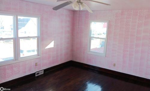 147 N Ward St, Ottumwa, IA, 52501-4663 | Card Image