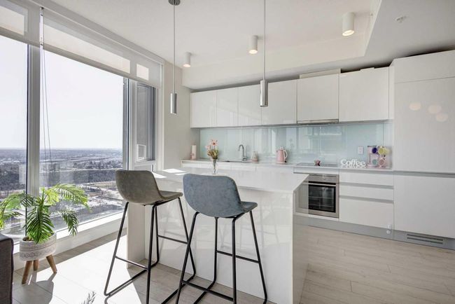 3304 - 1188 3 St Se, Condo with 2 bedrooms, 2 bathrooms and 2 parking in Calgary AB | Image 11
