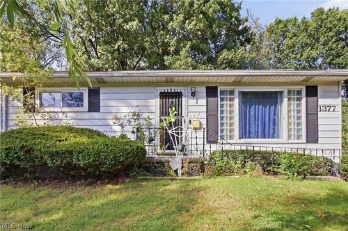 1377 Chippewa Ave, Akron, OH, 44305-2769 | Card Image
