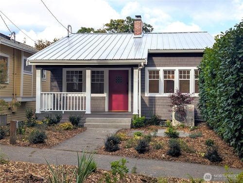 1713 33rd Avenue, Seattle, WA, 98122 | Card Image