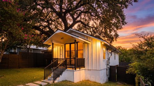 b-2416 E 10th Street, Austin, TX, 78702 | Card Image