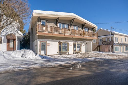 1141 Rue Émile-Cochand, Sainte Adèle, QC, J8B2P6 | Card Image