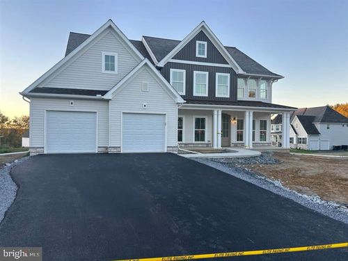 812 Bunny Ln, WEST CHESTER, PA, 19382-1764 | Card Image