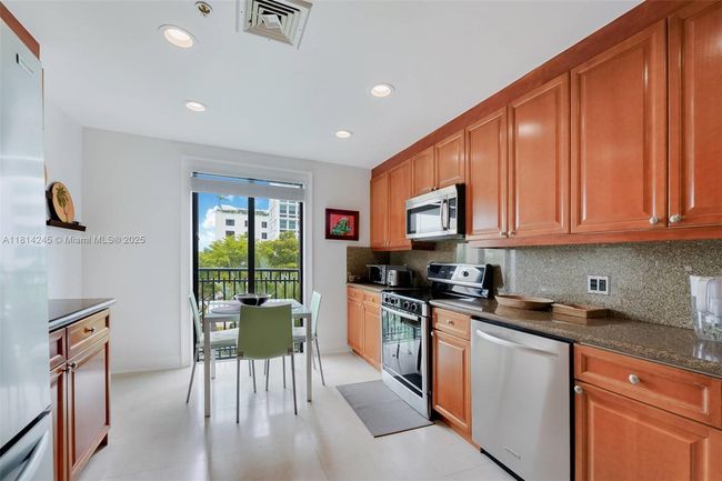 APT-402 - 711 Biltmore Way, Condo with 2 bedrooms, 2 bathrooms and null parking in Coral Gables FL | Image 7