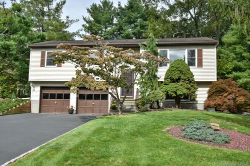 4 Arlington Dr, Monroe, NY, 10950-2201 | Card Image