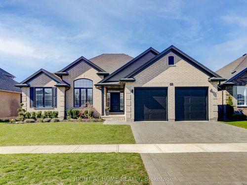 2043 Lockwood Cres, Mount Brydges, ON, N0L1W0 | Card Image