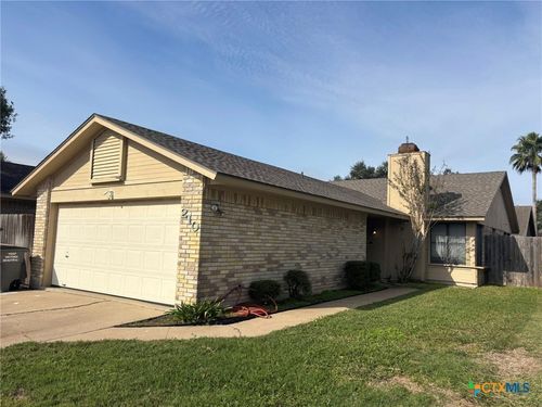 210 Planters Dr, Victoria, TX, 77901-3727 | Card Image