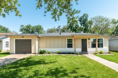 All new exterior paint and all new siding. | Image 3