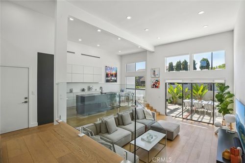 11-15 Waterway, Irvine, CA, 92614-7092 | Card Image