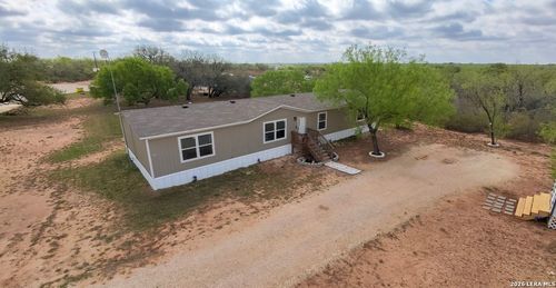 108 County Road 2638, Devine, TX, 78016-5264 | Card Image