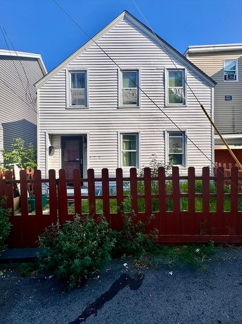 5 Cherry St, Lowell, MA, 01852-2642 | Card Image