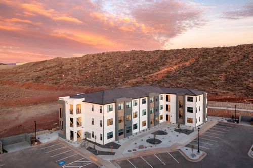 unit-300-226 N Cliff Side Dr, Hurricane, UT, 84737-6242 | Card Image