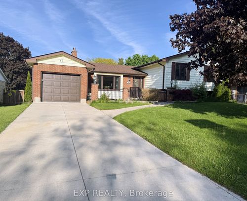 30 Cowan Ave, London, ON, N6C4E6 | Card Image