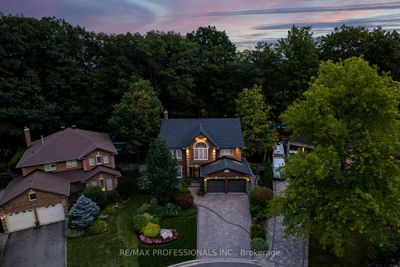 10 Grand Oaks Crt, House other with 4 bedrooms, 4 bathrooms and 6 parking in Brampton ON | Image 2