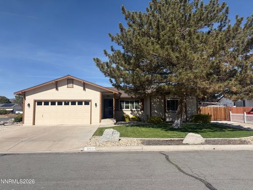 650 Concord Cir, Fernley, NV, 89408-8565 | Card Image