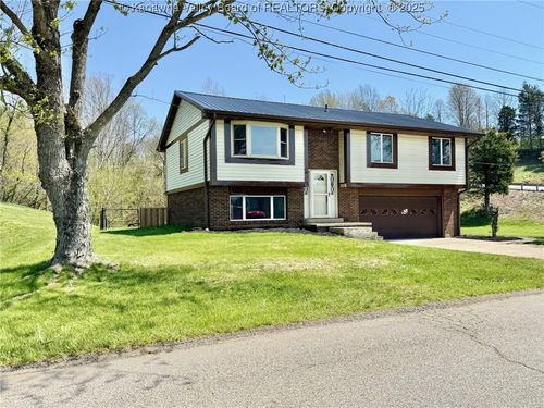 102 Lee St, Ripley, WV, 25271-1326 | Card Image