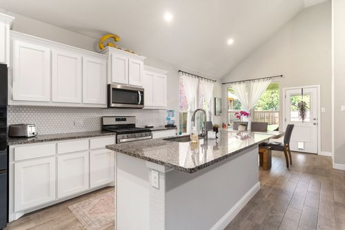 5617 Round Hill Rd, Denton, TX, 76210-2470 | Card Image