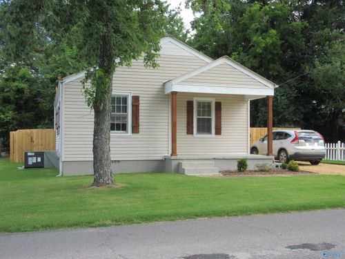 433 E Charlotte Ave, Scottsboro, AL, 35768-1913 | Card Image