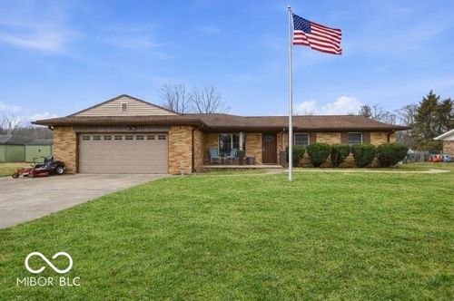 98 E Meadow Glen Dr, Brazil, IN, 47834-8288 | Card Image