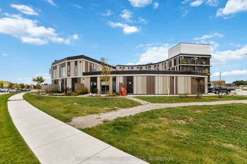 b117-2082 Lumen Dr, London, ON, N6K0L3 | Card Image