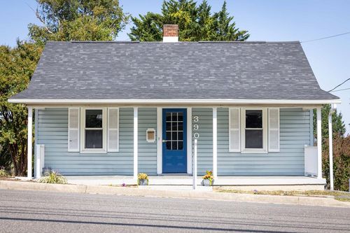 390 S 11th St, Wytheville, VA, 24382-2718 | Card Image