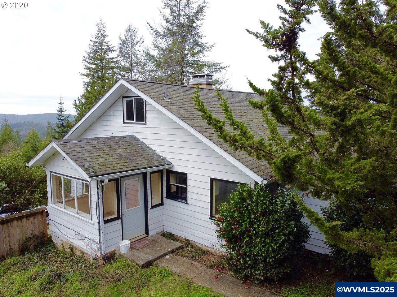 Residential in Coquille