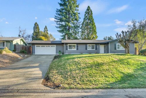 154 Crusader Road, Diamond Springs, CA, 95619 | Card Image