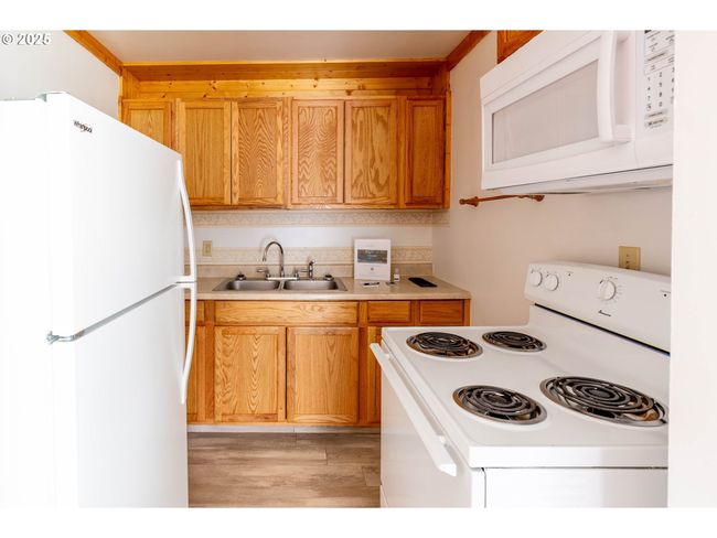 451 E 3 Rd Ave, House other with 4 bedrooms, 2 bathrooms and null parking in Riddle OR | Image 16