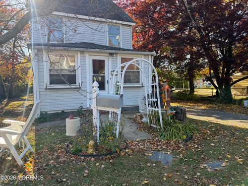 111 Wesley Ave, Atlantic Highlands, NJ, 07716-1633 | Card Image