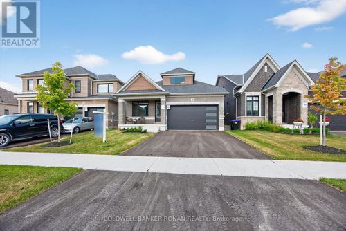 21 Sparrow Way, Adjala-Tosorontio (Colgan), ON, L0G1W0 | Card Image