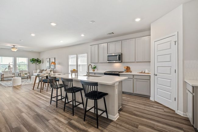 207 El Capitan Loop, House other with 5 bedrooms, 3 bathrooms and 4 parking in Dripping Springs TX | Image 5