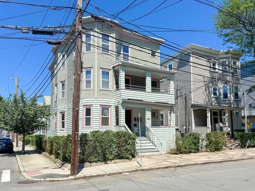 69 Conwell Ave, Somerville, MA, 02144-1282 | Card Image