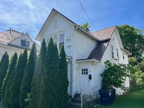 561 W Main St, Newark, OH, 43055-4150 | Card Image