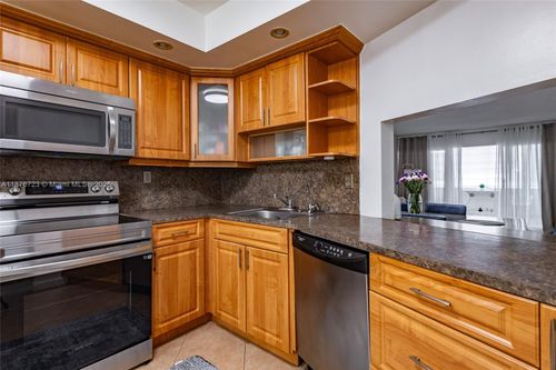 2-1750 Ne 191st St, Miami, FL, 33179-4284 | Card Image