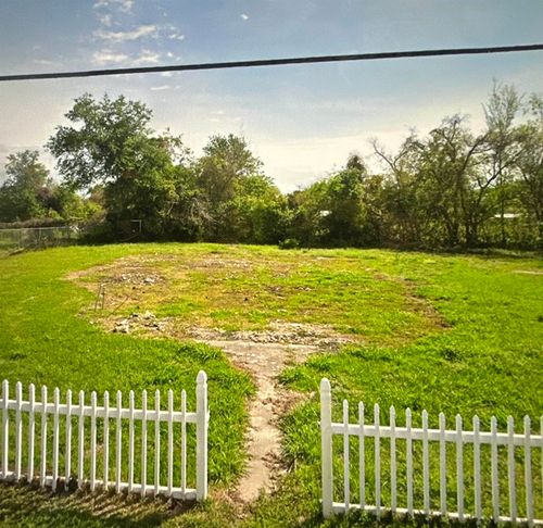 720 Galveston St, West Orange, TX, 77630-6421 | Card Image