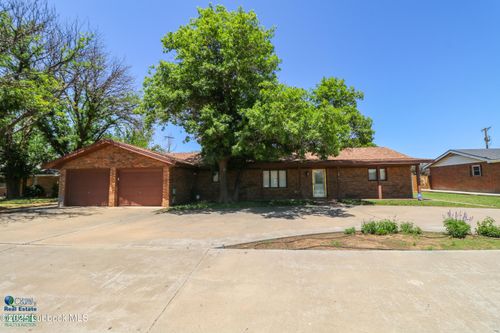 1021 Ne 1st St, Earth, TX, 79031-2701 | Card Image