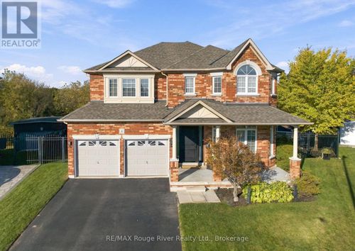 8 Jessie Court, Whitby (Taunton North), ON, L1R3R7 | Card Image