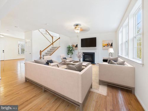 18213 Jillian Ln, Triangle, VA, 22172-1237 | Card Image