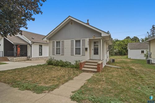 808 N Prairie Ave Avenue, Sioux Falls, SD, 57104 | Card Image