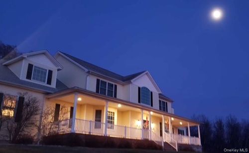 106 Fox Hill Run, Rock Tavern, NY, 12575-5605 | Card Image